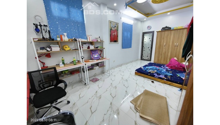 Bán nhà Tam Trinh 50 m2, 4 tỷ 600, nhà mới kính coong về ở luôn. LH: 0947865456